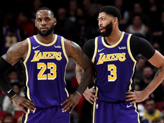 Anthony Davis' Contract Paves the Way for LeBron to Finish His Career As a Laker: Reports